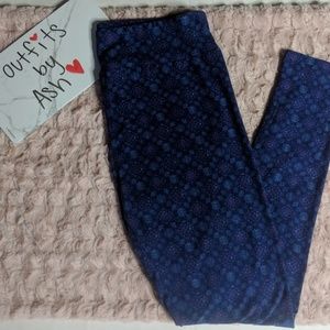 LULAROE Patterned Tall & Curvy Leggings